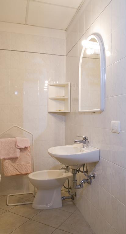 Camplus Living Il Cenacolo Hotel Ferrara Habitación foto